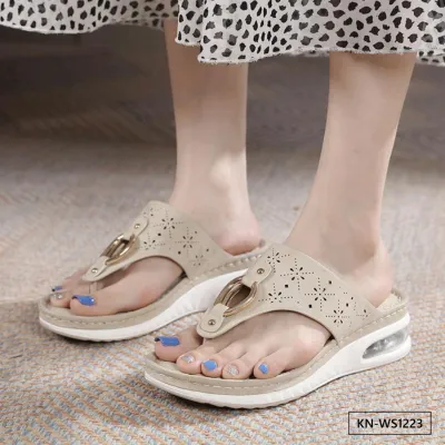 STRIDE LUXE WOMEN'S SANDAL